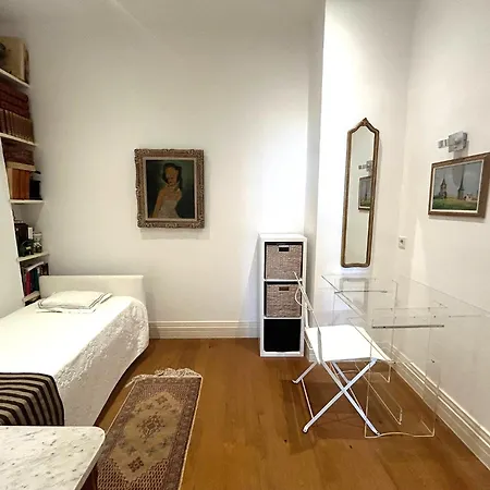 Superbe De 100m2 Face A La Dans Un Ancien Palace 芒通