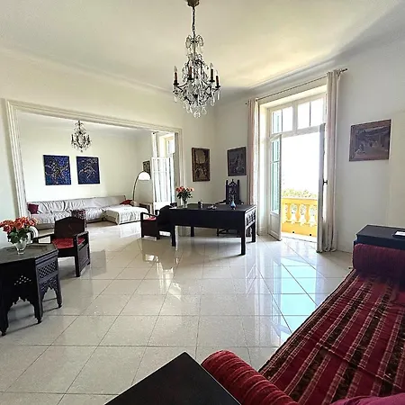 Apartamento Superbe De 100m2 Face A La Dans Un Ancien Palace Menton