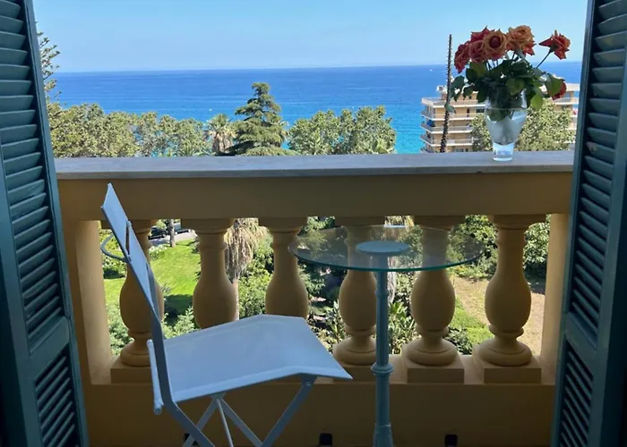 Apartment Superbe De 100m2 Face A La Dans Un Ancien Palace