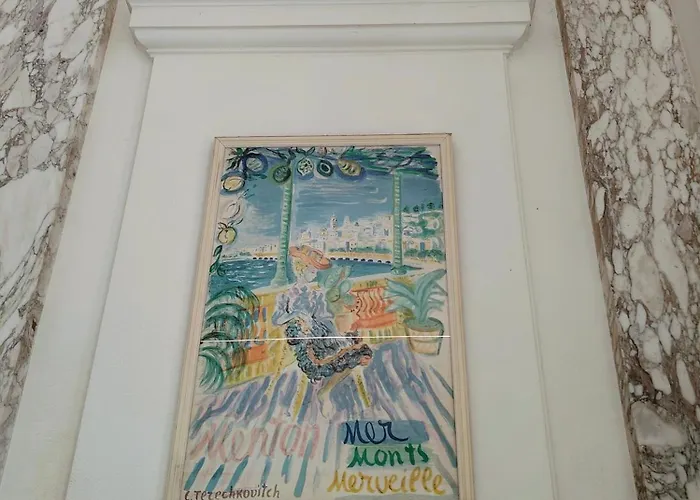 Superbe De 100m2 Face à La Dans Un Ancien Palace